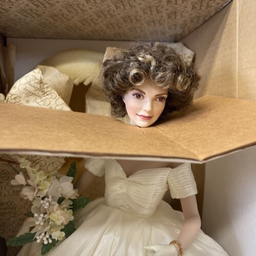 JACQUELINE KENNEDY Bride Doll 16" Porcelain Heirloom Franklin Mint Ltd Ed W/ Box - Picture 3 of 16