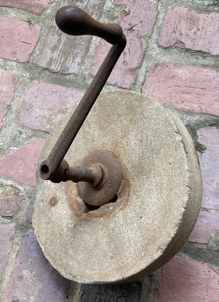 ANTIQUE PRIMITIVE 11