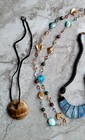 NICE JEWELRY LOT VTG -MOD BEADED NECKLACES GLASS SHELL INLAY LUCITE WOOD PENDANT — photo 4