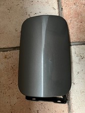 Mercedes W126 Tankklappe Tankdeckel Grau Mercedes W126 Tankklappe Tankdeckel Grau