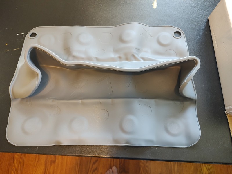 Bathtub Splash Guard Play Shelf over Tub for Kids Suction Cups Brand New!