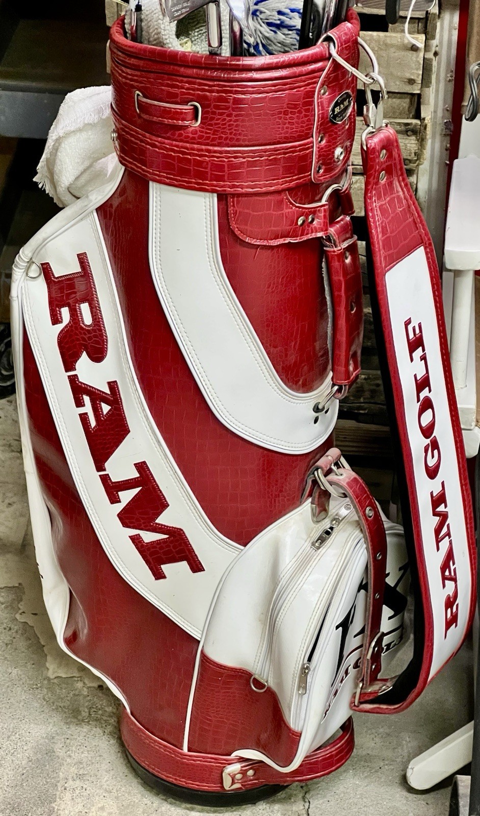 Staff Red & White Leather Golf Club Bag W/ Strap & Cover