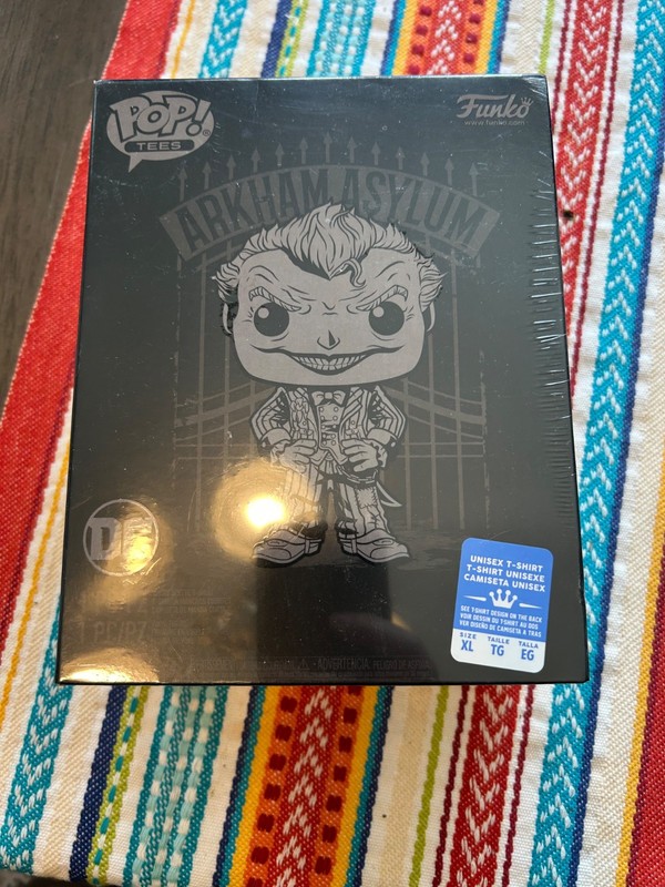 Funko Pop! Tees - The Joker - DC Comics Arkham Asylum Vinyl Figure T-Shirt XL