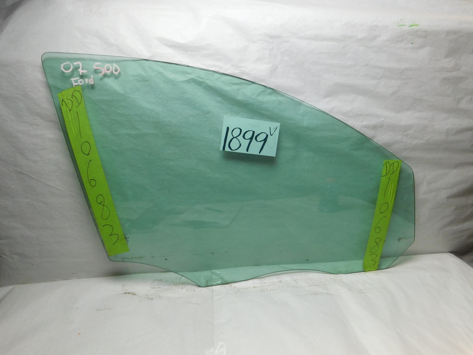 05 06 07 Ford Five Hundred  Front Passenger Door Glass Used 1899V