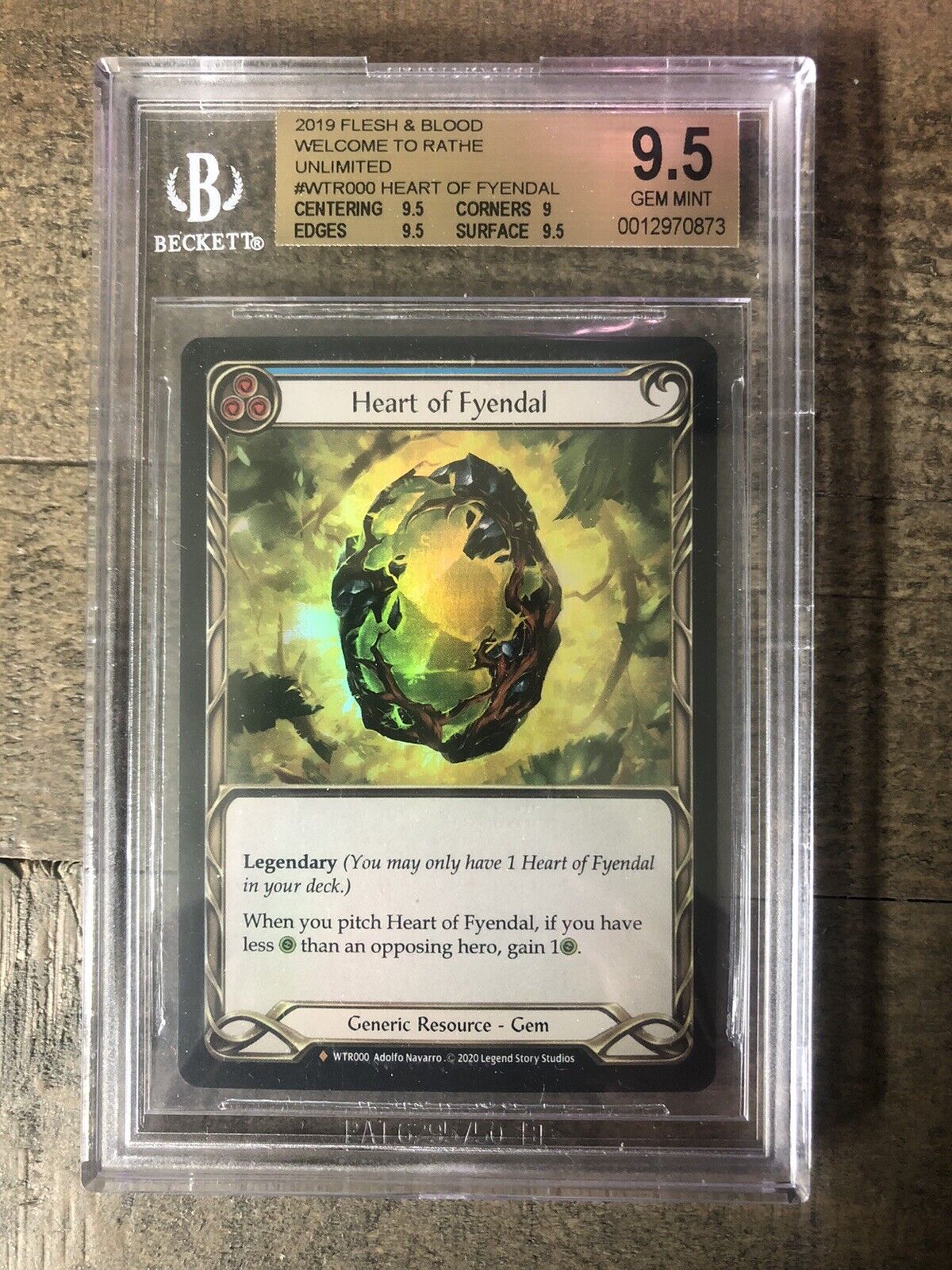 Heart of Fyendal Rainbow Foil PCG 9.5