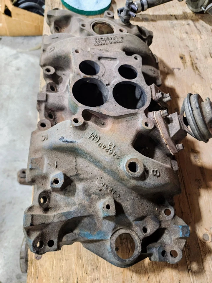 75-79 Chevrolet Corvette Intake Manifold L48 L82 SBC Q-Jet Cast Iron Small Block - Image 4 of 4