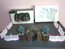 DEPT 56 STONE HOLLY CORNER POSTS ARCH FENCE #52648 52625 CHRISTMAS VILLAGE HOUSE
