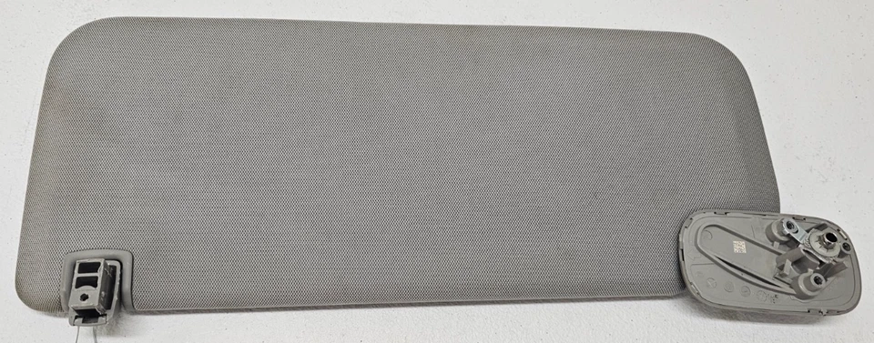 2014-2018 Chevrolet Silverado 1500 Left Driver Side Sun Visor OEM #716535 — 第 4/4 张图片