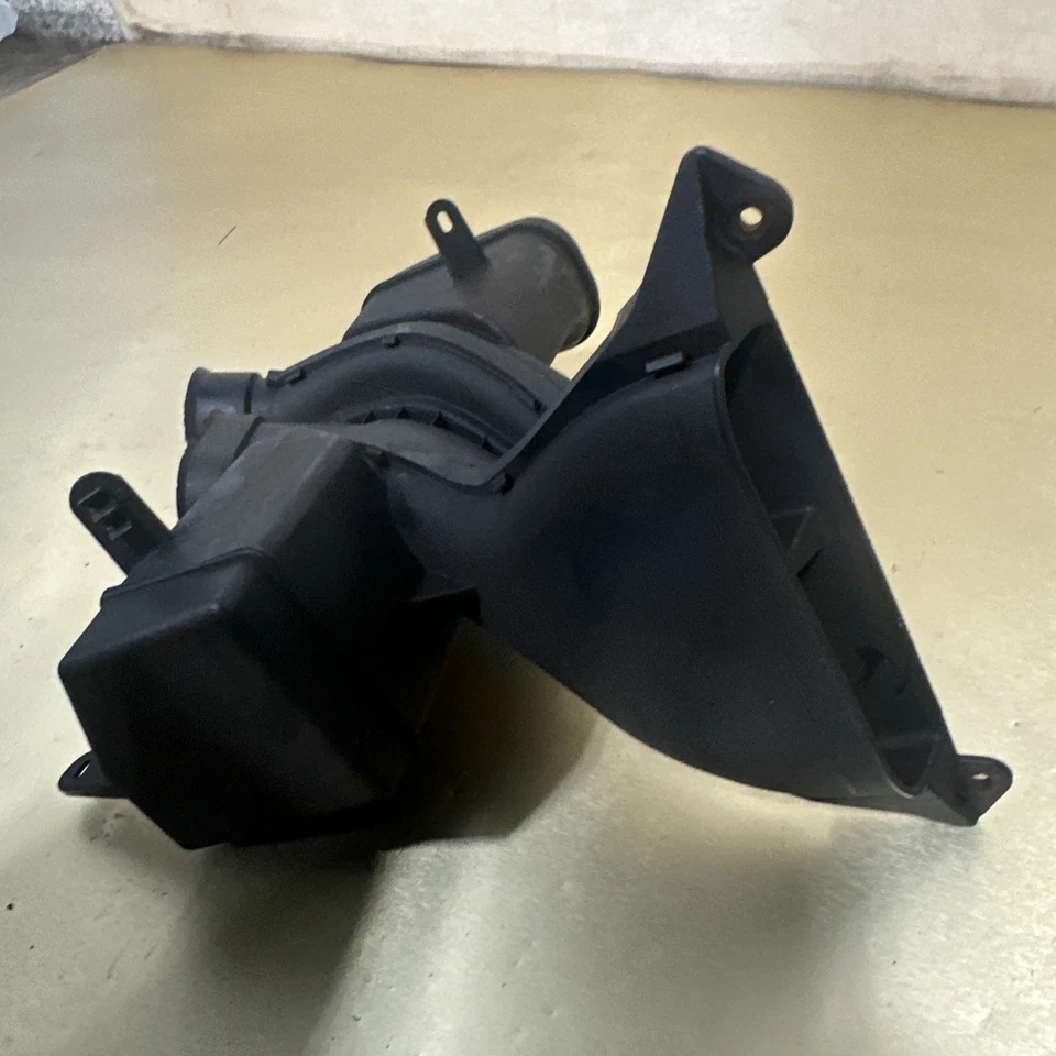 Manguera intercooler Toyota Sienna 2014 OEM Foto 3 de 4