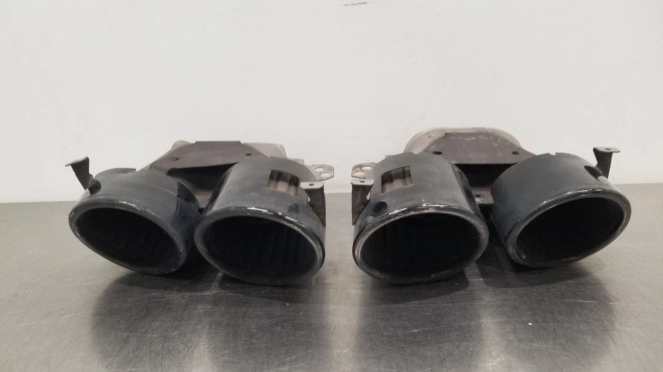 21 MERCEDES BENZ AMG GT43 X290 REAR BUMPER EXHAUST TIP SET PAIR BLACK Foto 2 de 4