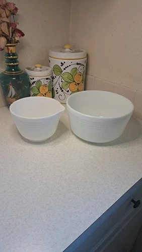 Vintage Pyrex Hamilton Beach Milk Glass Ribbed Round Mixing Bowl Set 8” and 6”