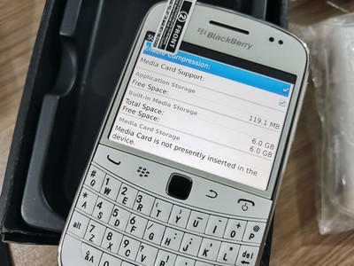 BlackBerry Bold 9900 - 8GB - Black (Unlocked) Smartphone for sale