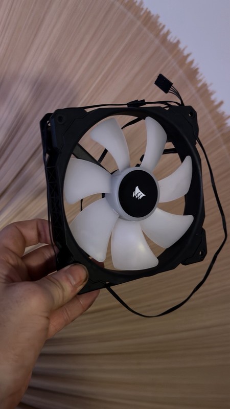 Corsair RWF0042 RGB Multicolor Cooling Fan Black ML140 lian li