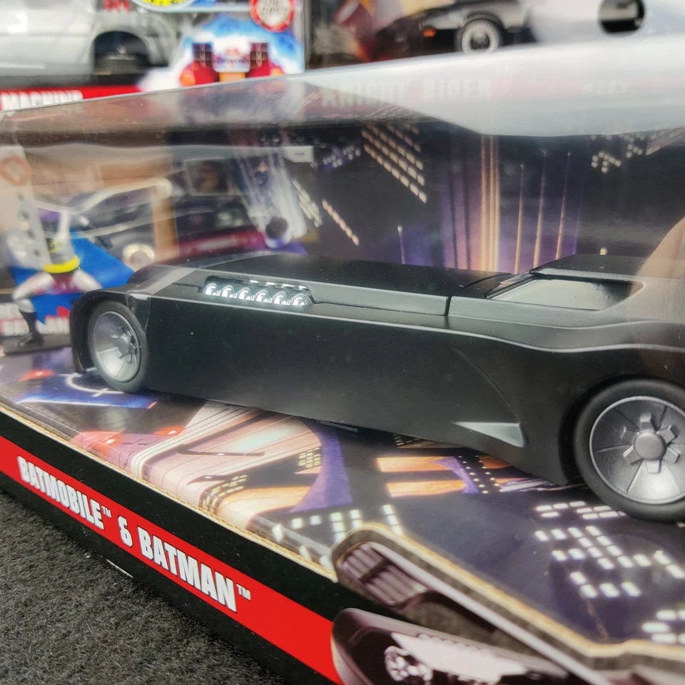 AUTO JADA TOYS BATMOBILE & BATMAN + FIGURINA 1:24 IN SCATOLA - Immagine 4 di 4
