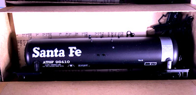 Roundhouse HO=1/87 Santa Fe 50'Tank Car kit in Box 1372-started-kds added-#98410
