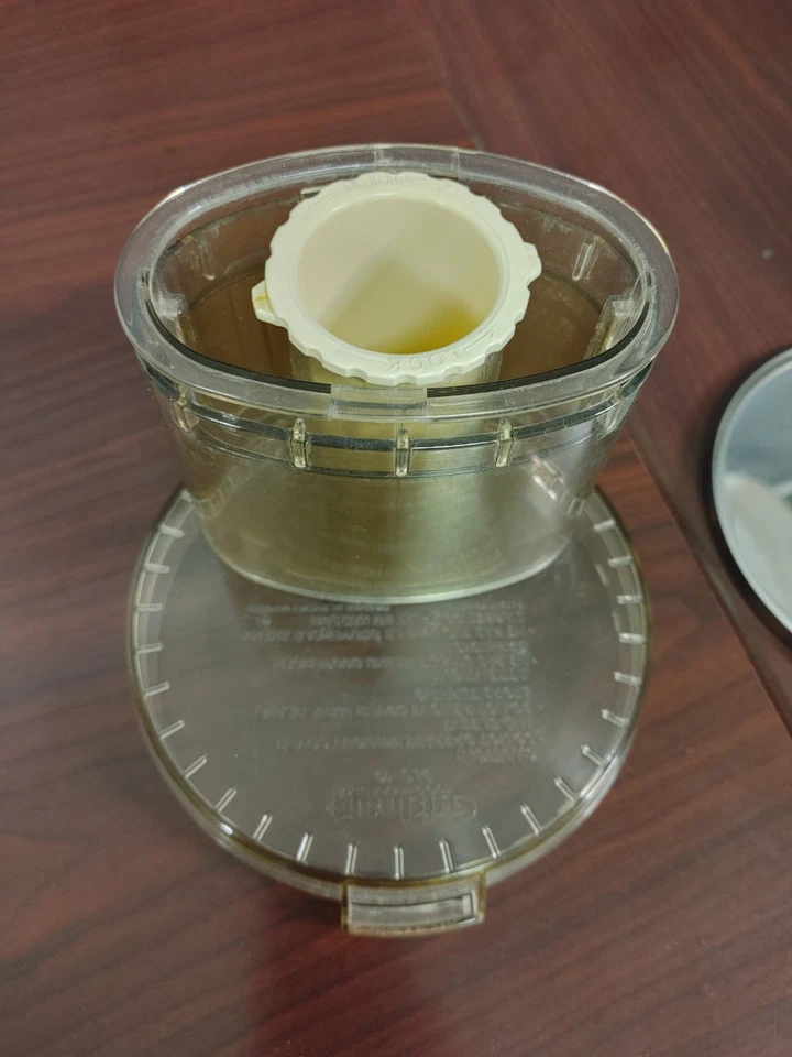 Vtg Cuisinart DLC-10C Classic Food Processor w/Attachments Tested (See Note) - Image 2 of 4