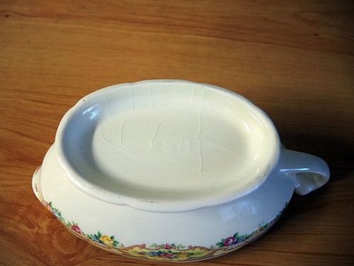 VINTAGE MOUNT CLEMENS IN MICHIGAN FLORAL GRAVY BOAT - MILDRED PATTERN - Picture 9 of 9