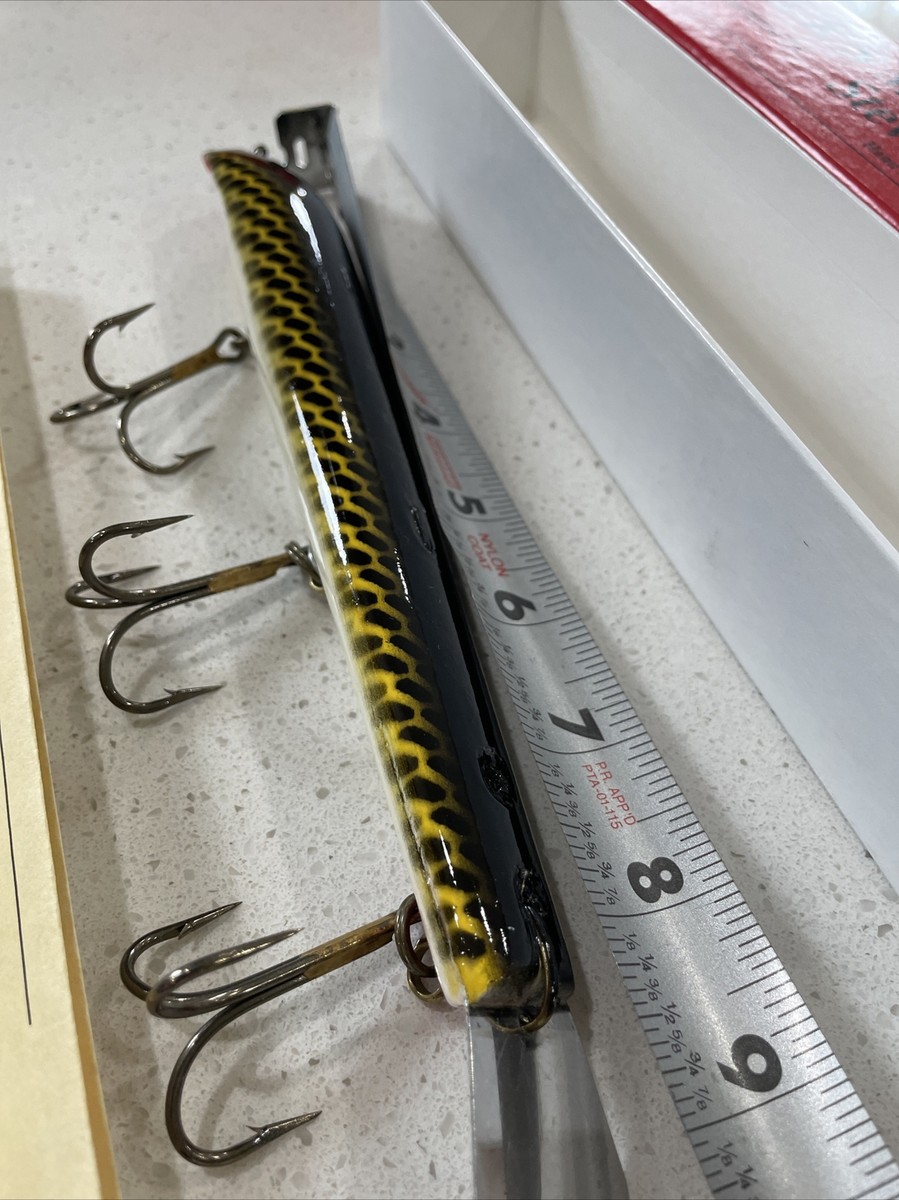Appât de pêche muskie Suick Thriller 9 pouces leurre en bois dans son
