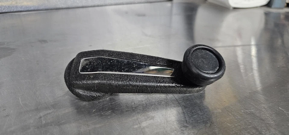 Manijas de bobinadora de ventana manual BMW E12 M535i 528i 520i originales BMW Foto 2 de 3