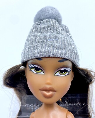 BRATZ DOLL LOT MGA CLOTHING SASHA GREY BEANIE HAT