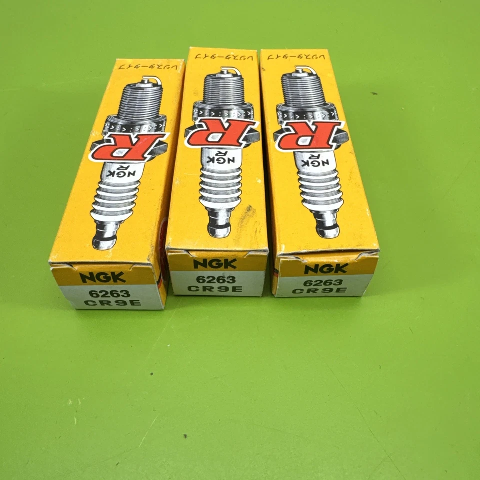 3 CR9E NGK 火花塞 川崎 ZX11 12 铃木 GSXR 600 750 雅马哈 FZ1 FZ8 FZ6 — 第 3/4 张图片