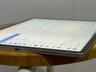 Apple iPad Pro 12.9-inch (6th generation) · 256GB · Wi-Fi