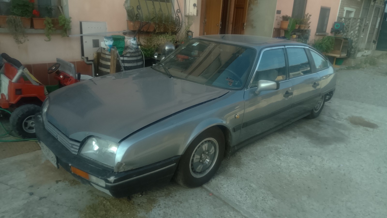 Citroen cx 25 trd in fase di riverniciatura. Valuto vendita cisi come si trova