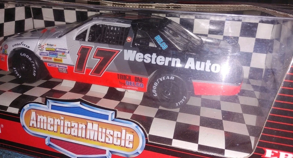 Coche ERTL American Muscle Darrell Waltrip #17 Western Auto Lumina escala 1/18 Foto 4 de 4