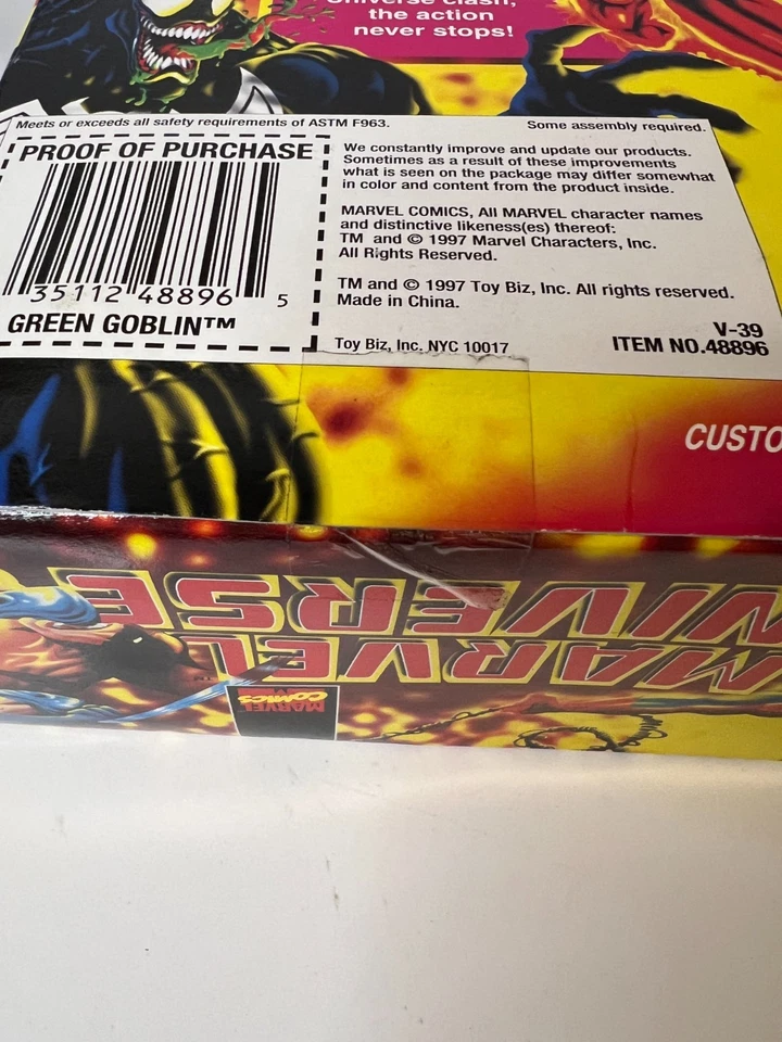 Boneco de ação Marvel Toy Biz Green Goblin Marvel Comics 10” - Imagem 3 de 4