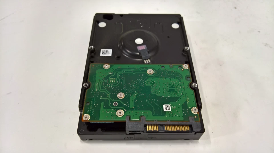 Lot of 2 Seagate EMC ST32000444SS 2 TB SAS 2 3.5 in Enterprise Hard Drive - Image 3 of 3