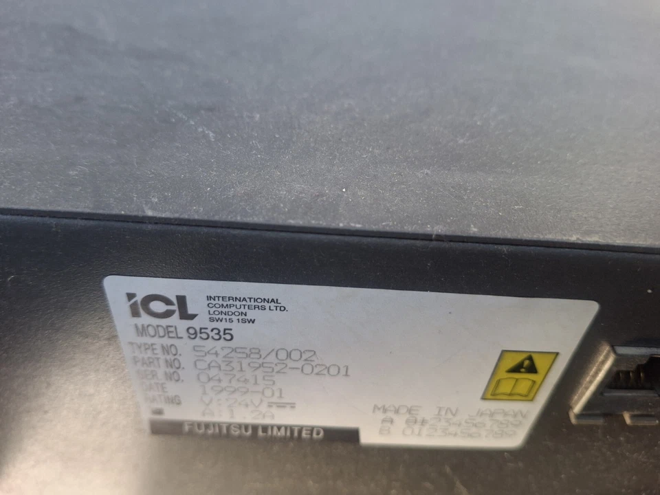 Cajón de efectivo Fujitsu 9535 Foto 3 de 4