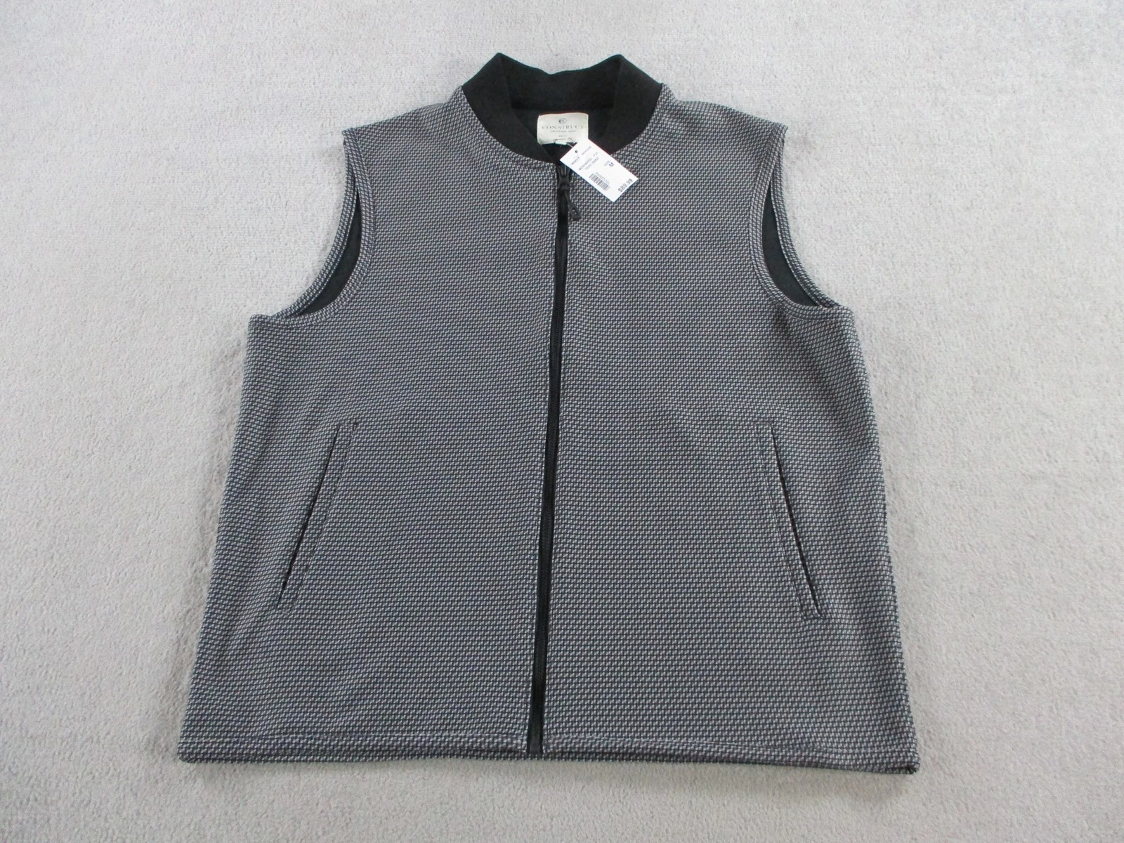 CON.STRUCT Vest Mens Medium Gray Black Zip Front Sleeveless Textured Golf Casual
Opens in a new wind