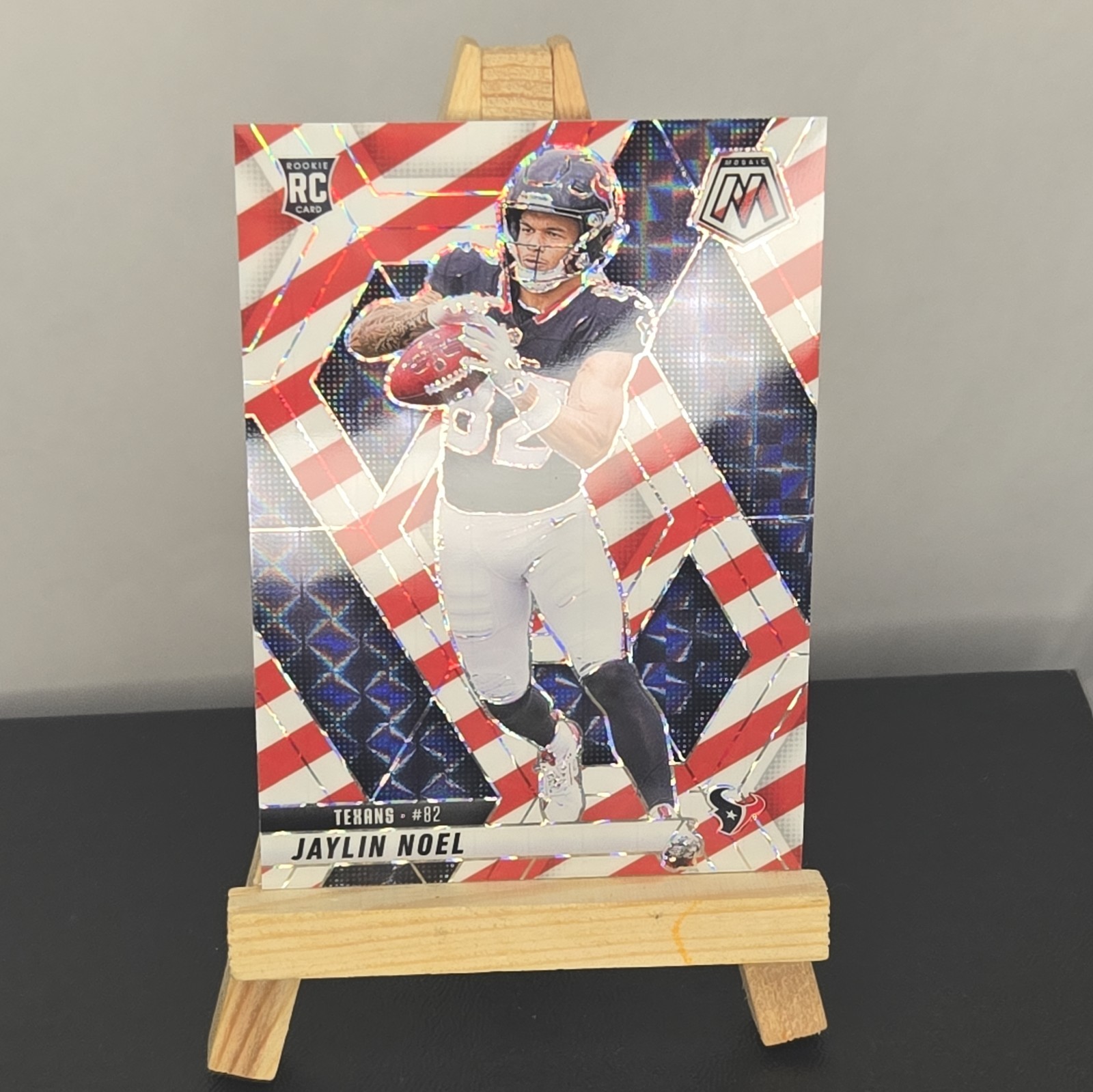 2025 Panini Mosaic - Rookies Jaylin Noel #373 Red & White Stripe Prizm (RC)