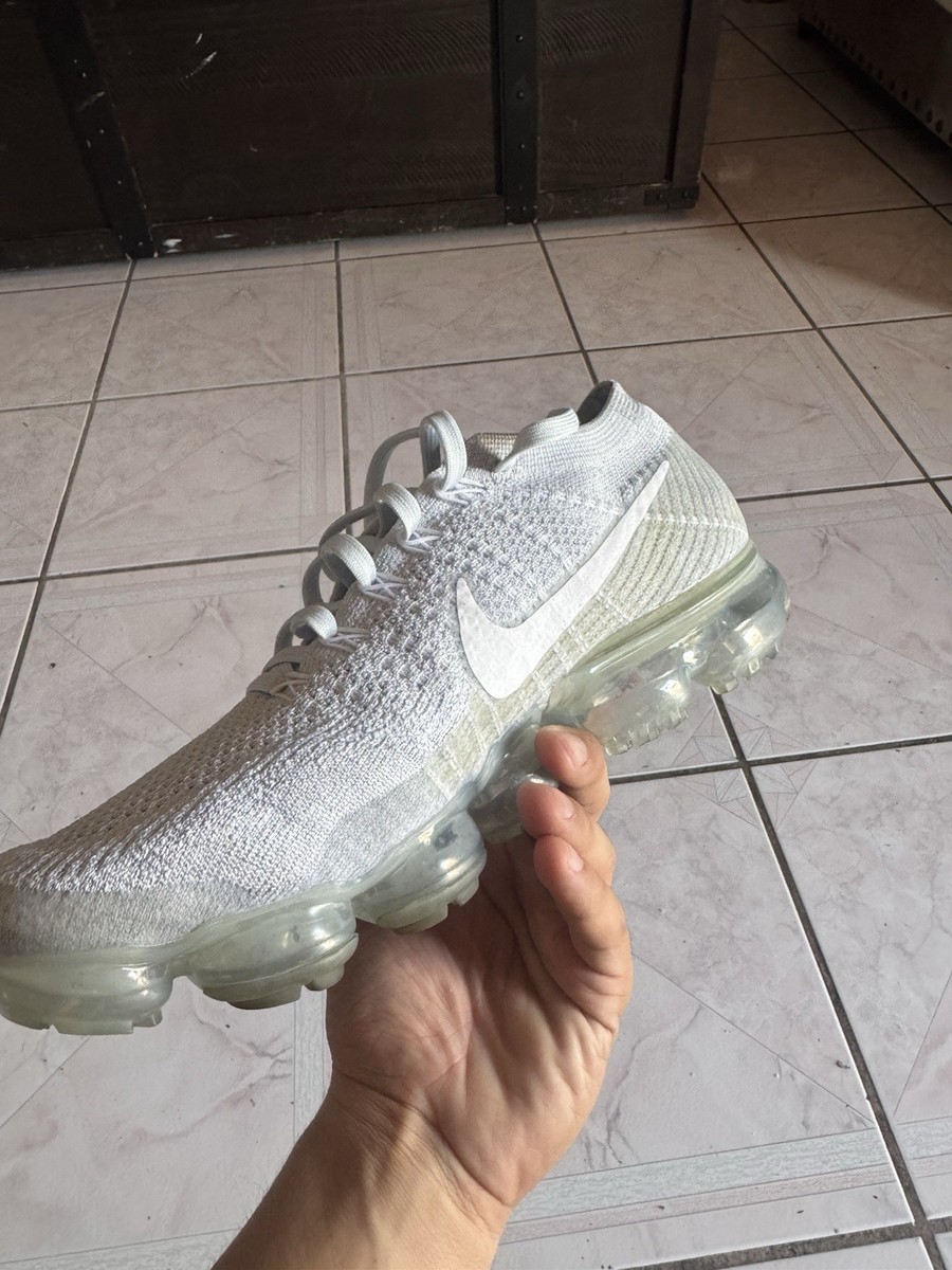 Nike Air VaporMax Flyknit Pure Platinum Men’s Low Top Lace-Up Sneaker 849558-004 — product photo 5 of 7