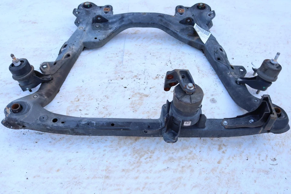 LEXUS ES300H 2011-2018 2,5 L A/T base motor delantero travesaño subchasis OEM Foto 2 de 4