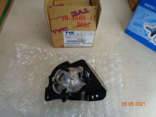 MAZDA 2 2007 - 2010 NSF PASSENGER SIDE FRONT FOG SPOT LIGHT LAMP LENS 19A870A12B - Picture 2 of 3