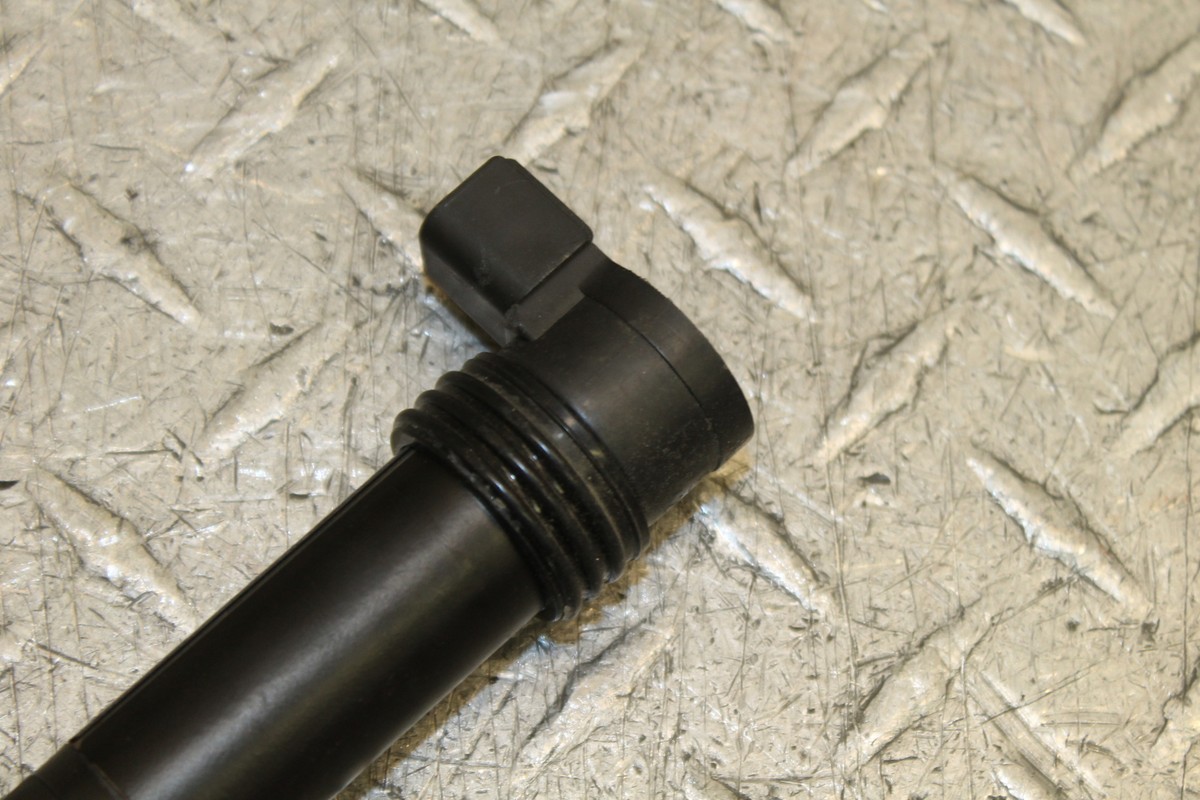 ひぐぴー 2011 KAWASAKI NINJA ZX6R ZX600R IGNITION COIL SPARK PLUG CAP | eBay