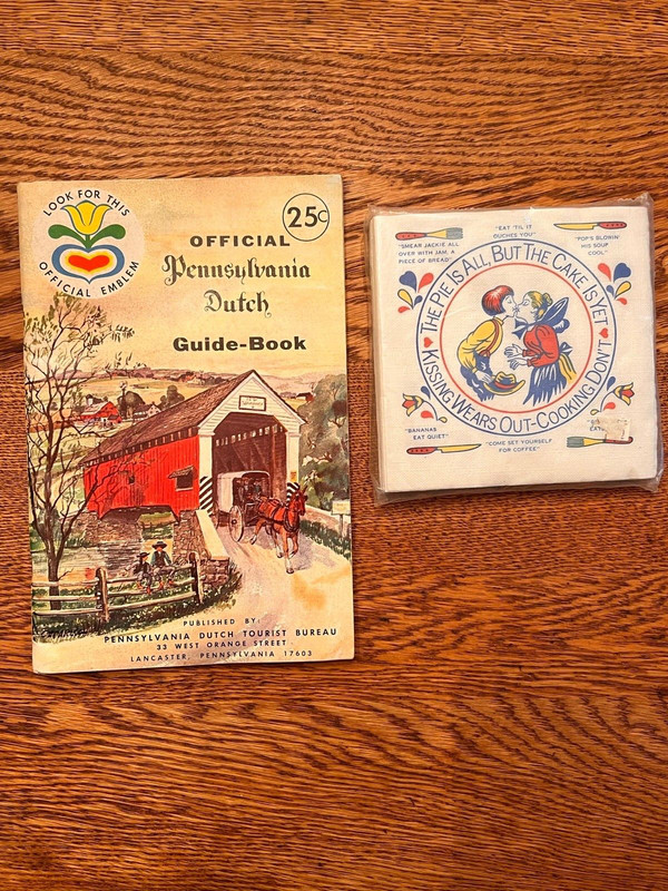 Vintage 1960s Pennsylvania Dutch Country Guide-Book and Paper Napkins