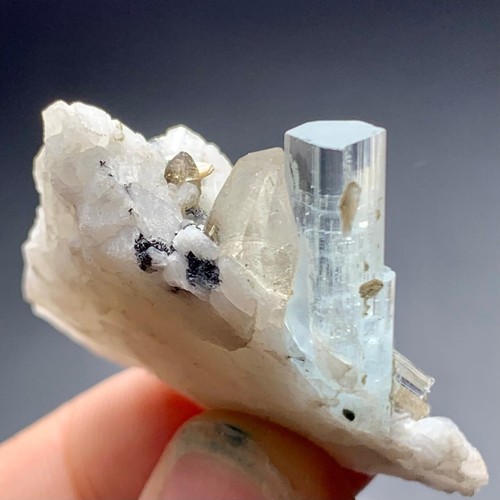 62 Ct Aquamarine Crystal / Specimen From Skardu Pakistan - Picture 9 of 10