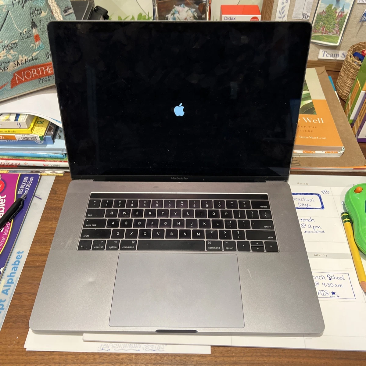 値下げ！MacBook Pro 15インチ 2016 i7 16GB 256GB Amazon.com: Apple 2016 MacBook Pro with 2.7GHz quad-core with
