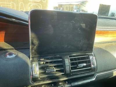 Used Infotainment Display fits: 2020 Lincoln Navigator front dash 10.0`` touch s