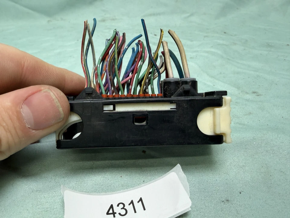 2006-2011 Lexus GS430 GS460 GS450H ABS Pump PIGTAIL ONLY 44510-30260 - Image 2 of 4