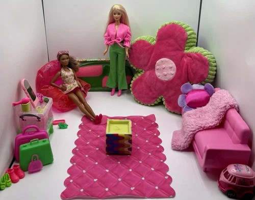 “Pink & Green Fashion Queens” Barbie Doll & Vintage Mod Clothing Custom Play Set