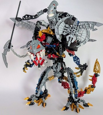 Lego #10204 Bionicle Vezon and Kardas, 100% Complete W/ Instructions!!!