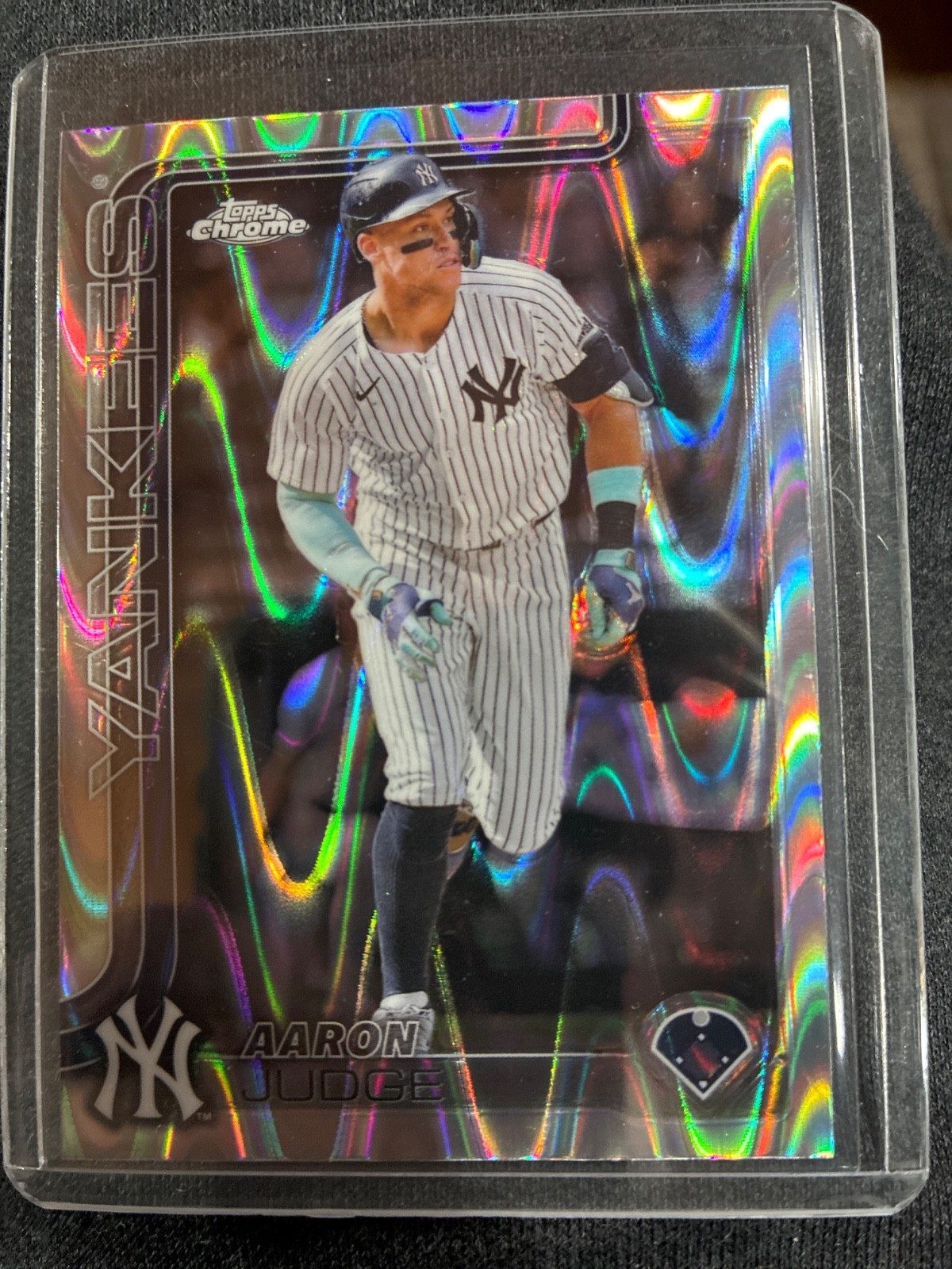 2025 Topps Chrome - Aaron Judge #99 RayWave Refractor