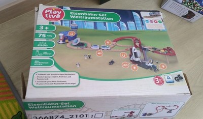 Playtive Eisenbahn-Set Weltraumstation 75-teilig ab 3+ (366874_2101)