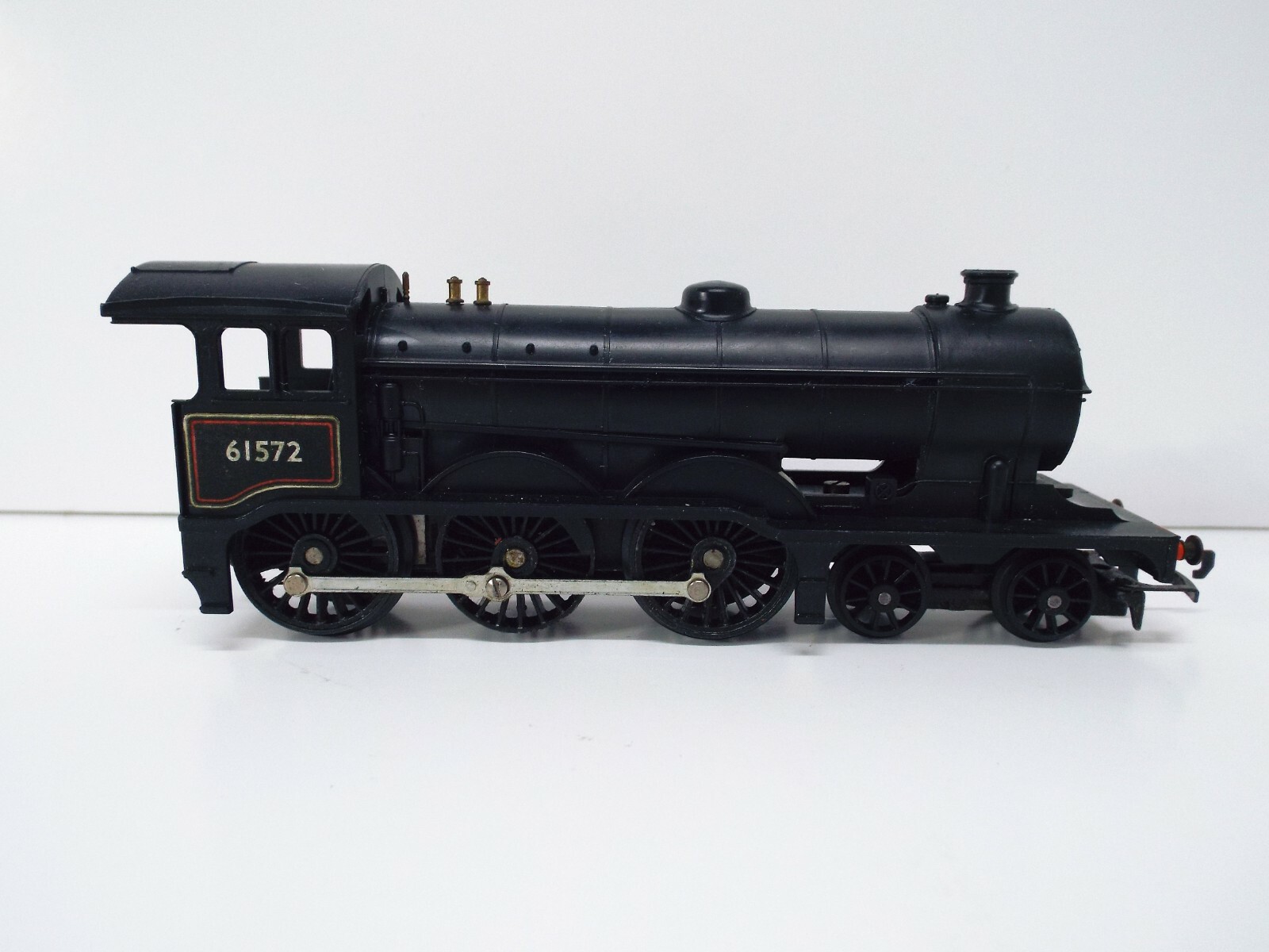 TRIANG R150 CLASS B12 4-6-0 LOCO 61572 NO SMOKE EXCELLENT UNBOXED ...