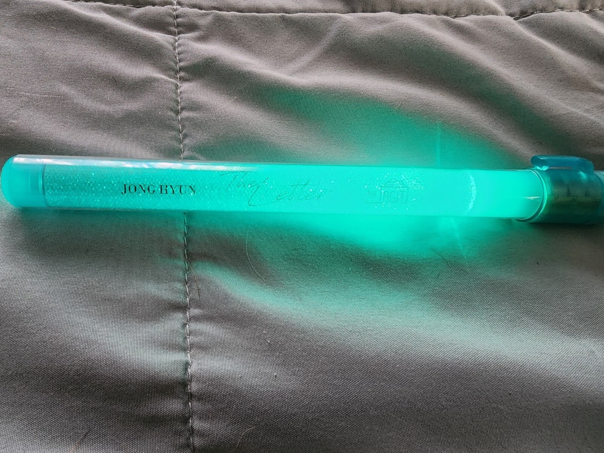 shinee jonghyun official lightstick fanlight the agit the letter