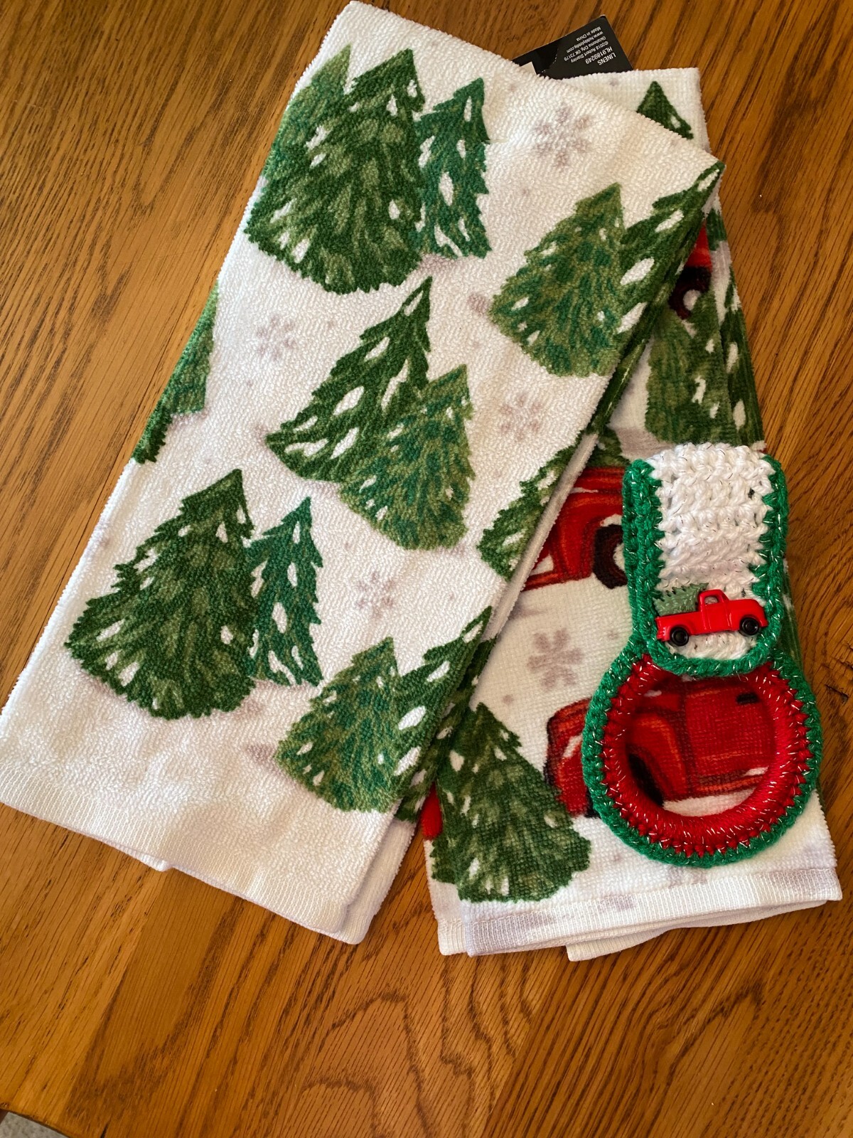 "Christmas pickup truck "   towels with crochet towel ring holder (3pcs set)
