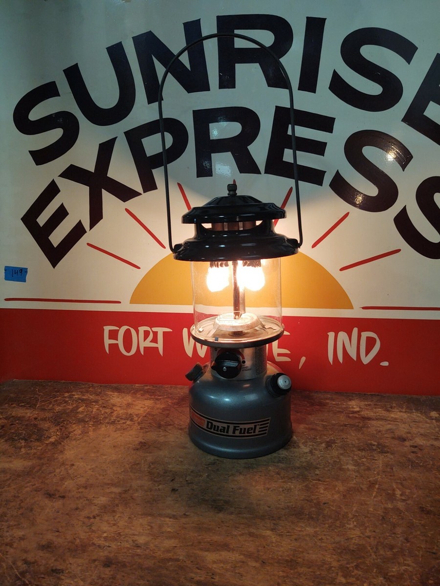 Coleman 1997 Dual Fuel Double Mantle Lantern Model 285 Dated